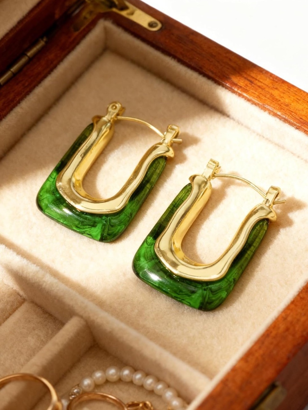 14K Gold Plated Emerald Green Resin Hoop Earrings | NWT - Picture 7 of 9